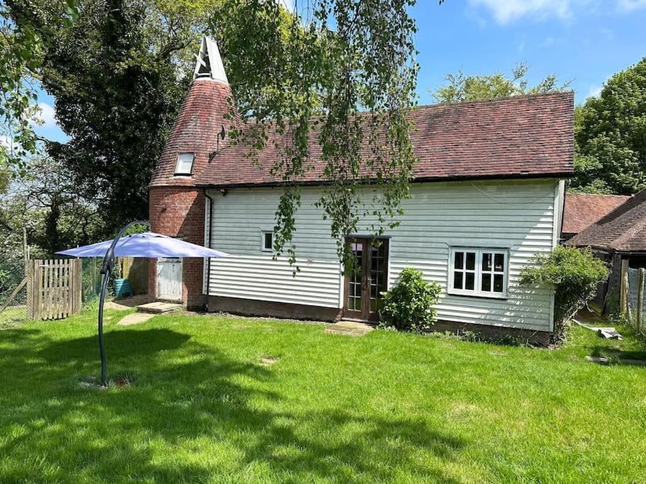 Beautiful 2 Bed Oast - 15 Acre Farm - Tunbridge Wells 빌라 외부 사진